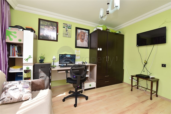 3+1 apartment near the sea in the center of Alanya