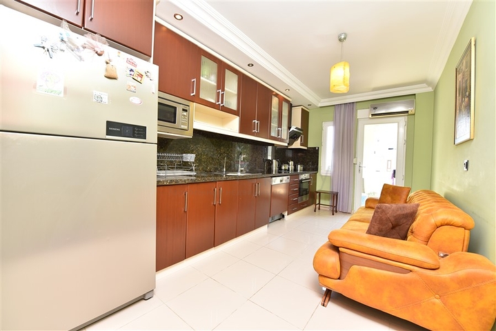 3+1 apartment near the sea in the center of Alanya