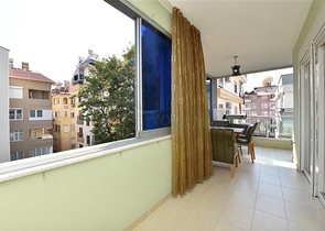 3+1 apartment near the sea in the center of Alanya