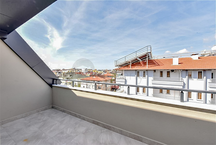 2+1 penthouse for rent in the center of Alanya 2+1 penthouse for rent in the center of Alanya