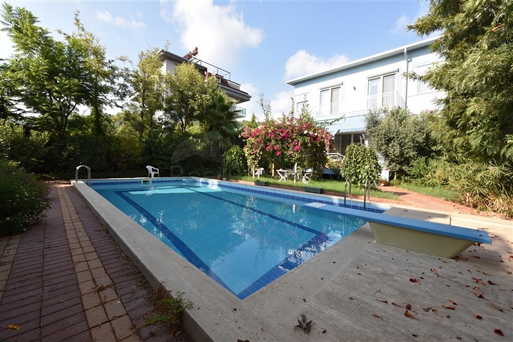 6+1 villa with separate kitchen in Kestel area 6+1 villa with separate kitchen in Kestel area