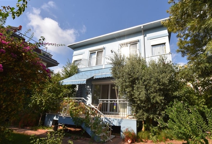6+1 villa with separate kitchen in Kestel area 6+1 villa with separate kitchen in Kestel area
