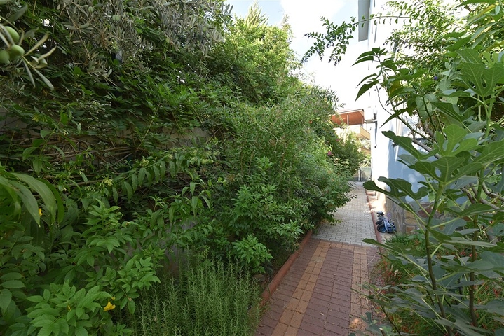 6+1 villa with separate kitchen in Kestel area 6+1 villa with separate kitchen in Kestel area