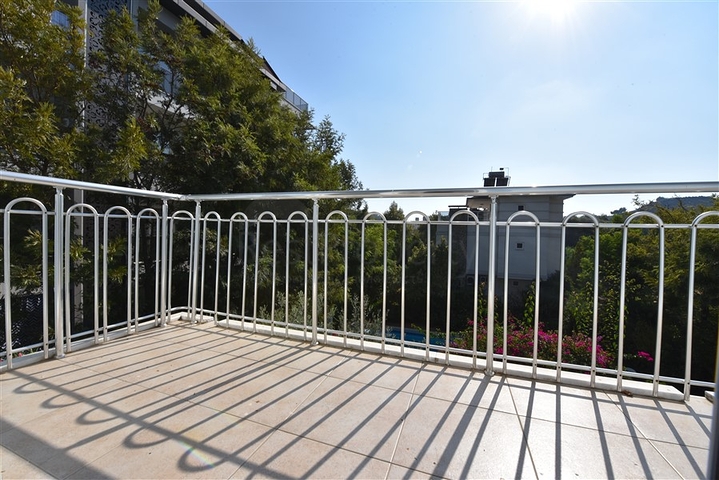 6+1 villa with separate kitchen in Kestel area 6+1 villa with separate kitchen in Kestel area
