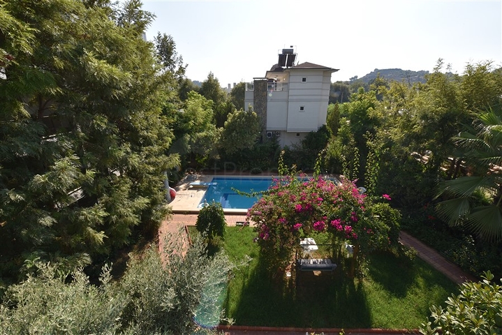 6+1 villa with separate kitchen in Kestel area 6+1 villa with separate kitchen in Kestel area