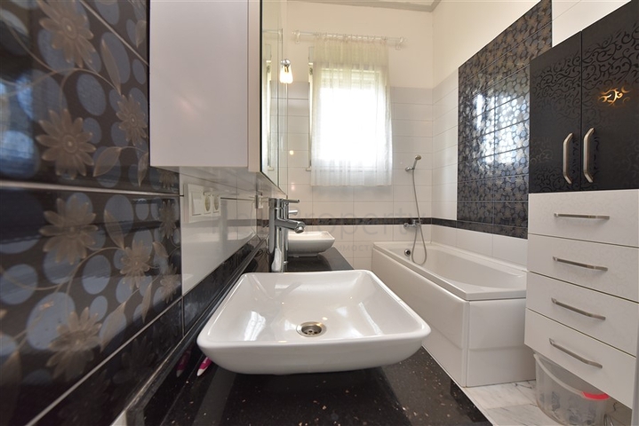 6+1 villa with separate kitchen in Kestel area 6+1 villa with separate kitchen in Kestel area