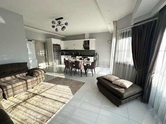 Furnished 3+1 Penthouse in Oba, Alanya – Terrace, Pool & Resort Facilities