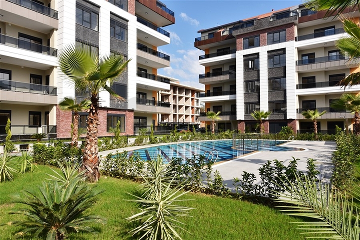 Furnished 3+1 Penthouse in Oba, Alanya – Terrace, Pool & Resort Facilities