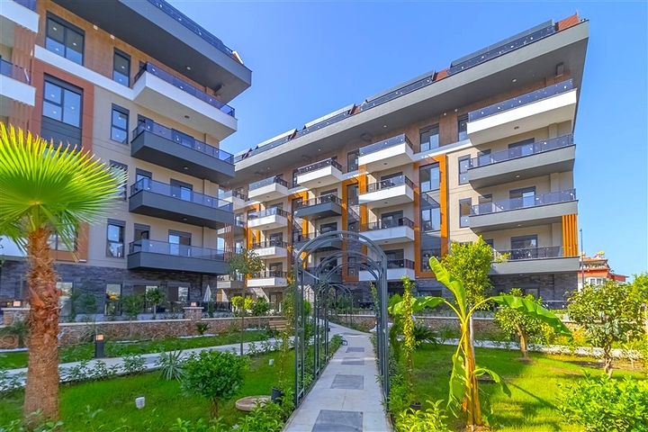 Furnished 1+1 Apartment in Oba, Alanya – Designer Interior & Resort-Style Complex