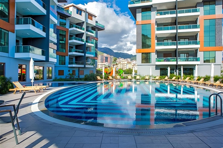 Spacious 3+1 Apartment in Oba – Modern Complex Near METRO