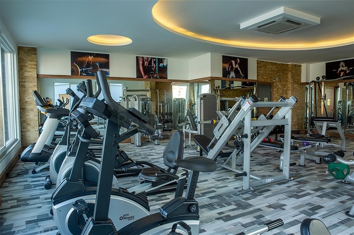 Spacious 3+1 Apartment in Oba – Modern Complex Near METRO