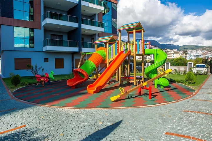 Spacious 3+1 Apartment in Oba – Modern Complex Near METRO