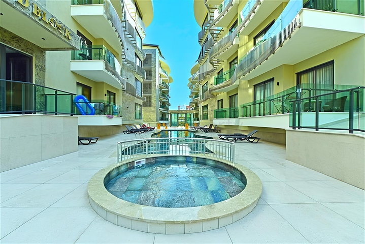 1+1 Apartment for Sale in Alanya Center – 250 m to the Sea
