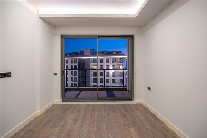 Luxury 3+1 Apartment in Cleopatra Area, Sea & Castle View – Citizenship Eligible