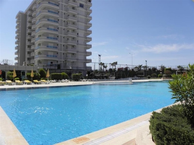 Spacious 3+1 Seafront Apartment with Dim River Views in Tosmur, Alanya – 161 m²