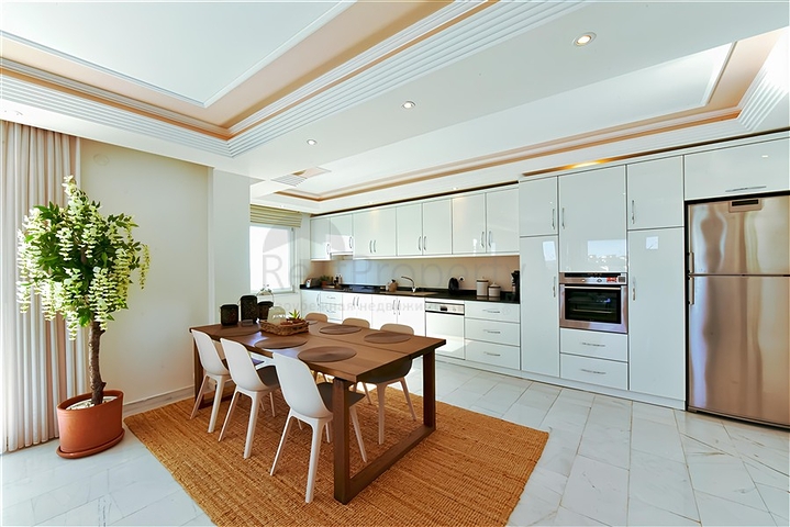 Spacious 3+1 Seafront Apartment with Dim River Views in Tosmur, Alanya – 161 m²