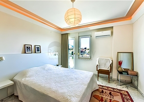 Spacious 3+1 Seafront Apartment with Dim River Views in Tosmur, Alanya – 161 m²