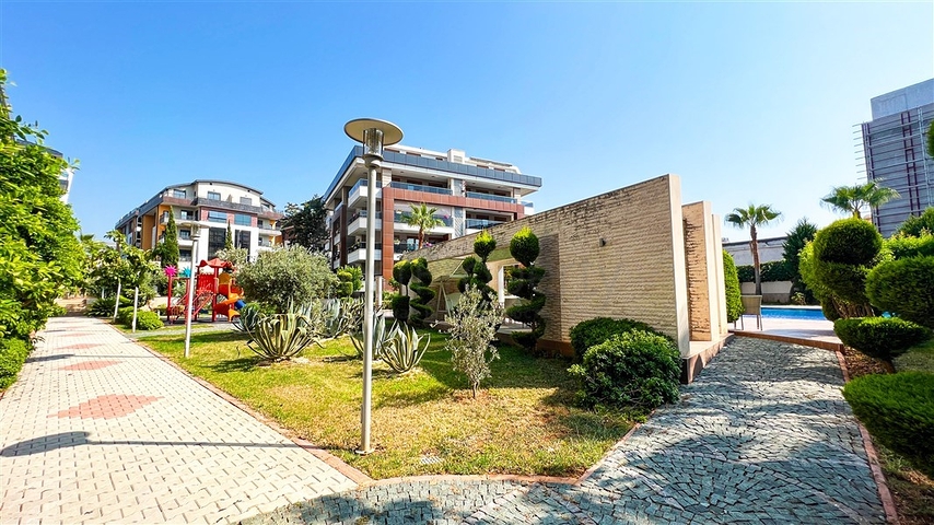 Furnished 1+1 Apartment with Terrace in Oba, Alanya