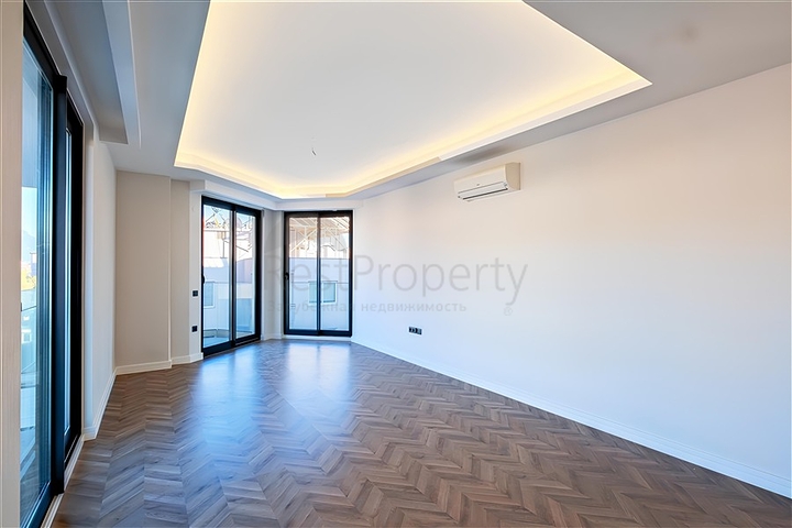 Seafront 4+1 Penthouse in Alanya Center – Citizenship Eligible