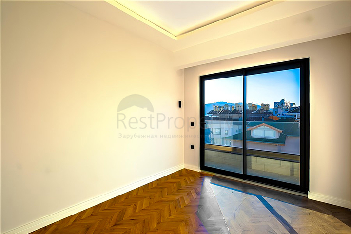 Seafront 4+1 Penthouse in Alanya Center – Citizenship Eligible
