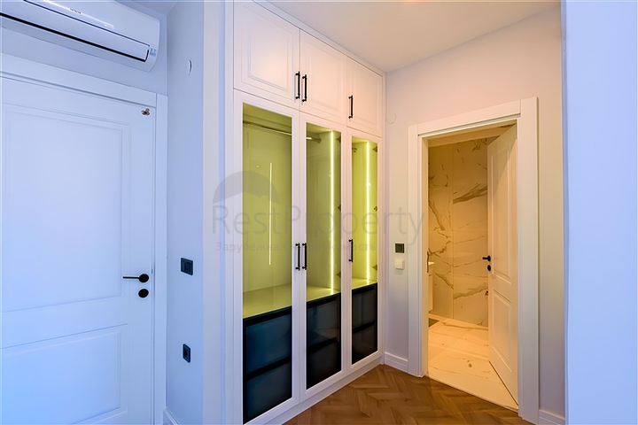 Seafront 4+1 Penthouse in Alanya Center – Citizenship Eligible