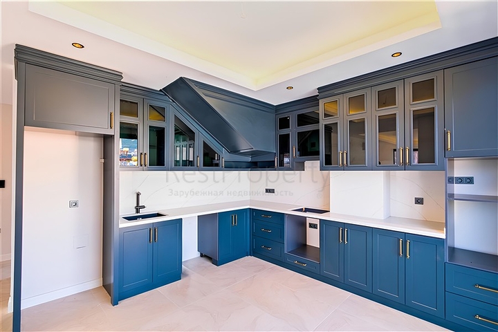 Seafront 4+1 Penthouse in Alanya Center – Citizenship Eligible