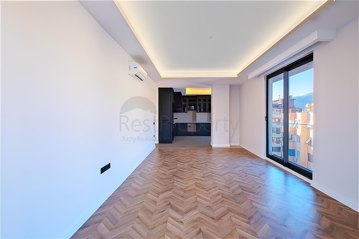 Seafront 4+1 Penthouse in Alanya Center – Citizenship Eligible