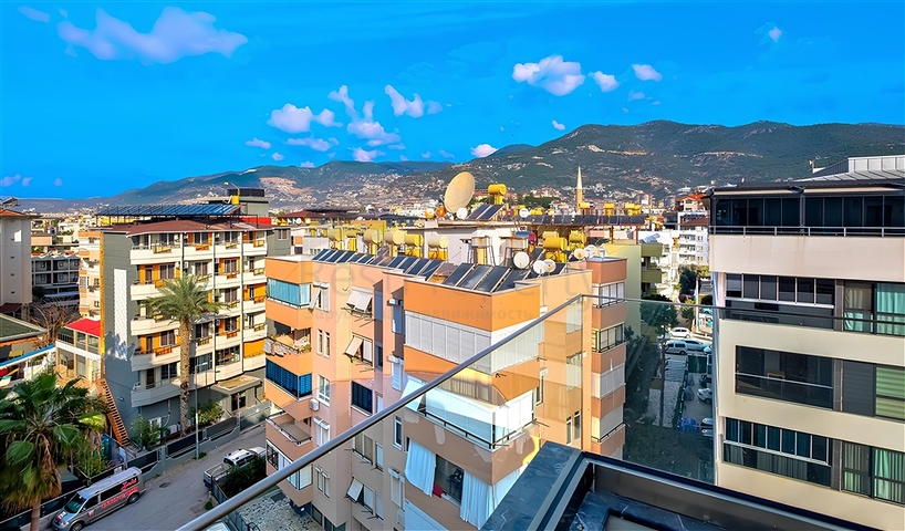 Seafront 4+1 Penthouse in Alanya Center – Citizenship Eligible