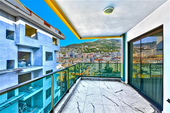 2+1 Apartment in Alanya Center – Sea View & Hotel-Style Complex