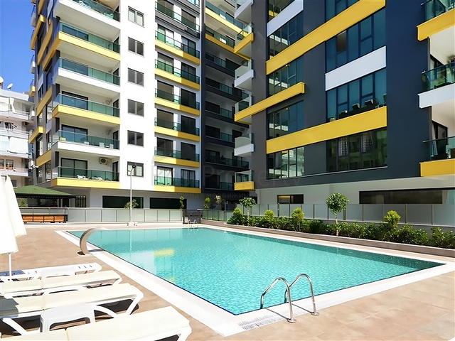 2+1 Apartment in Alanya Center – Sea View & Hotel-Style Complex