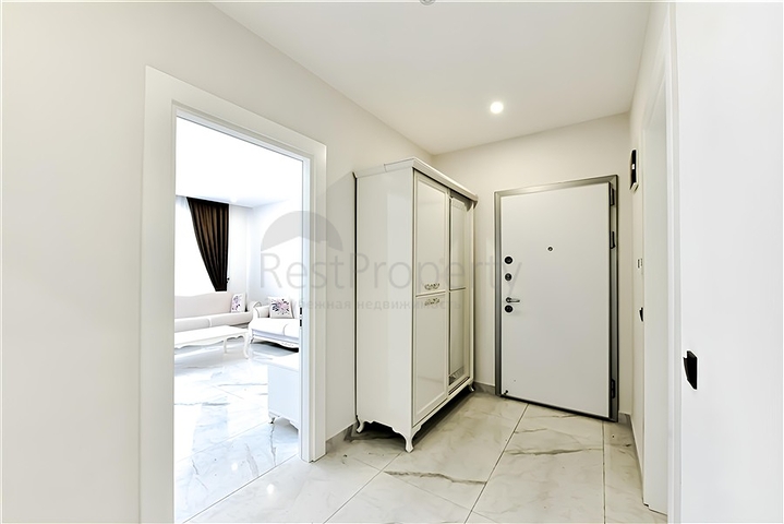 2+1 Apartment in Alanya Center – Sea View & Hotel-Style Complex