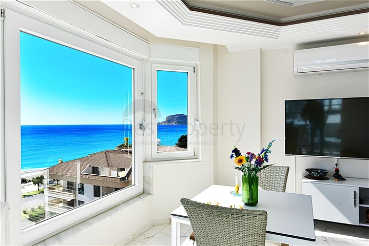 Seafront 2+1 Apartment in Tosmur, Alanya – Panoramic Sea View
