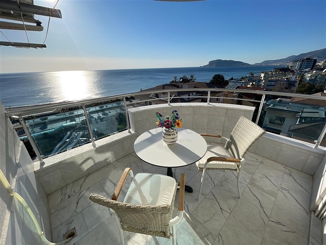 Seafront 2+1 Apartment in Tosmur, Alanya – Panoramic Sea View