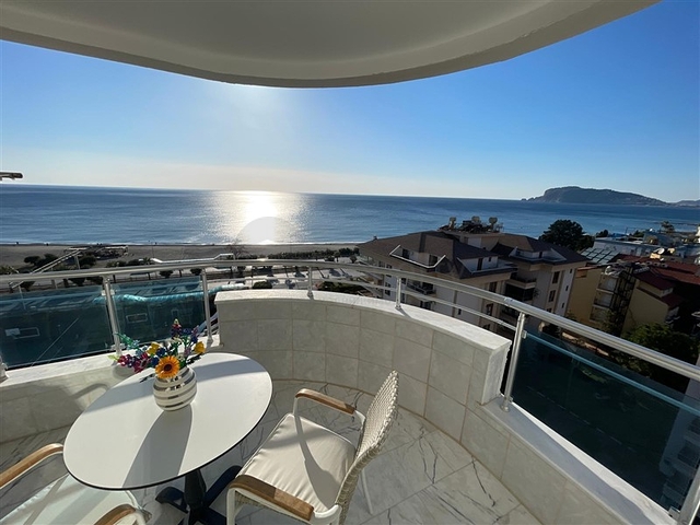 Seafront 2+1 Apartment in Tosmur, Alanya – Panoramic Sea View