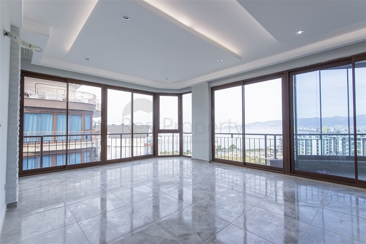 3+1 penthouse with sea view