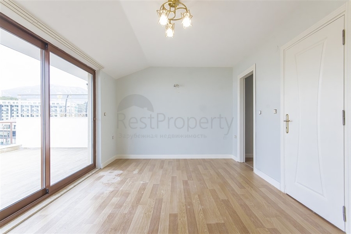 3+1 penthouse with sea view