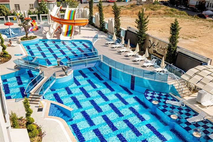 Furnished 1+1 Apartment in Mahmutlar, Alanya – Elite Residential Complex