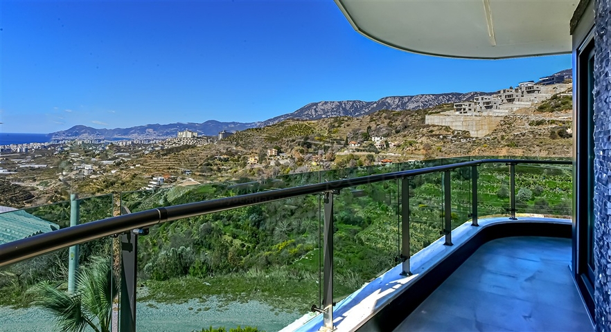 Villa 6+1 with sea view in Kargicak area 