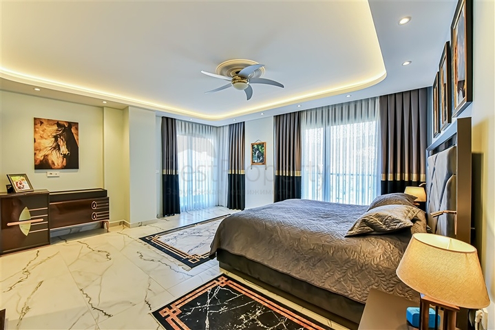 Villa 6+1 with sea view in Kargicak area 