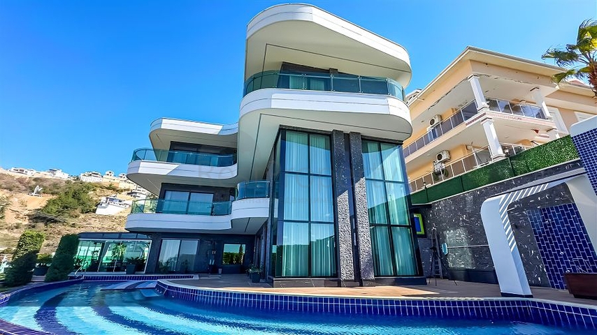 Villa 6+1 with sea view in Kargicak area 