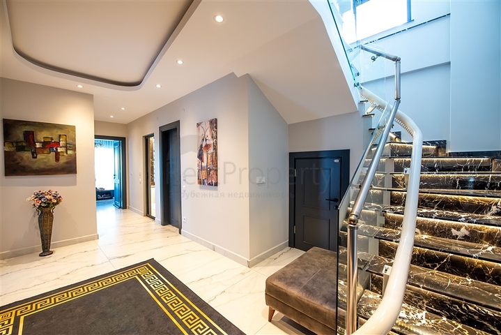 Villa 6+1 with sea view in Kargicak area 