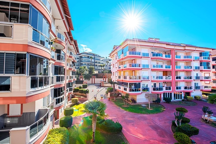 Furnished 2+1 Apartment in Oba, Alanya – Spacious Layout, Green Complex