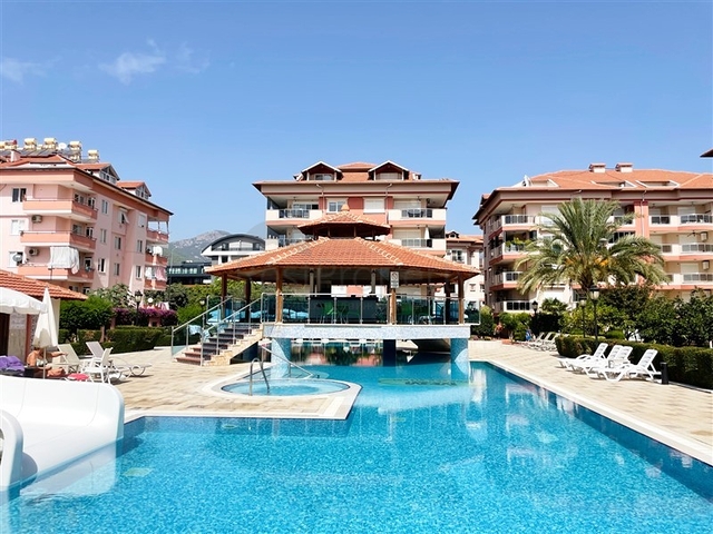 Furnished 2+1 Apartment in Oba, Alanya – Spacious Layout, Green Complex