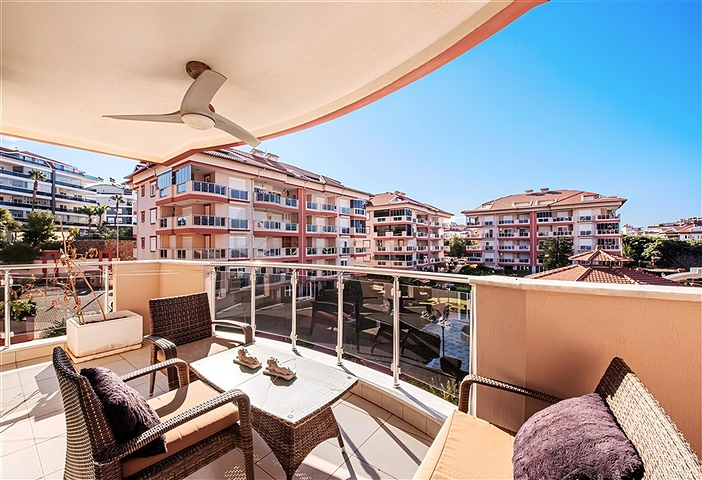 Furnished 2+1 Apartment in Oba, Alanya – Spacious Layout, Green Complex