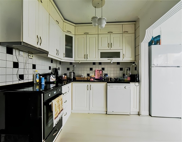 Furnished 2+1 Apartment in Mahmutlar, 500 m from the Beach