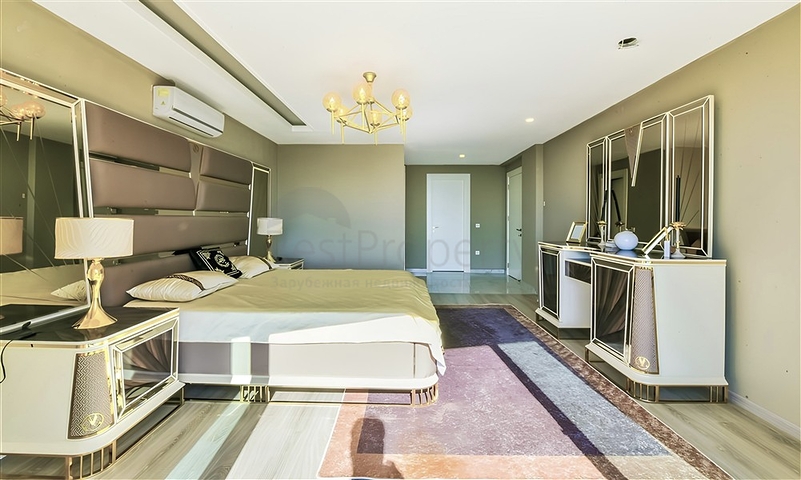 Vida 5+1 with sea view in the center of Alanya