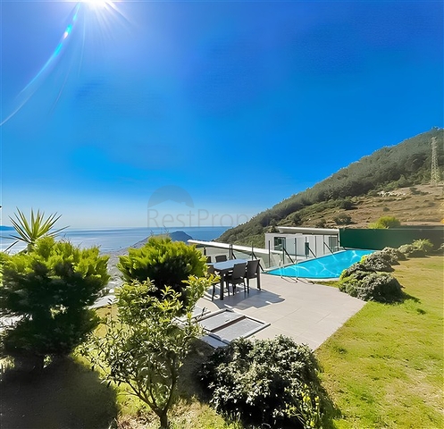 Vida 5+1 with sea view in the center of Alanya