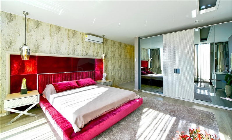 Vida 5+1 with sea view in the center of Alanya