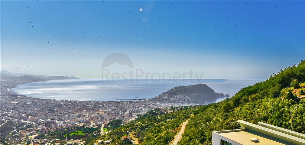 Vida 5+1 with sea view in the center of Alanya