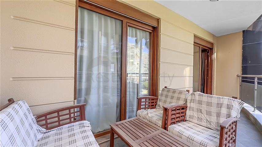 Sea-Front 3+1 Apartment in Central Alanya with Private Beach Access